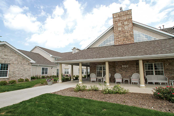 Brookdale Brookfield Assisted Living/Crossings community exterior