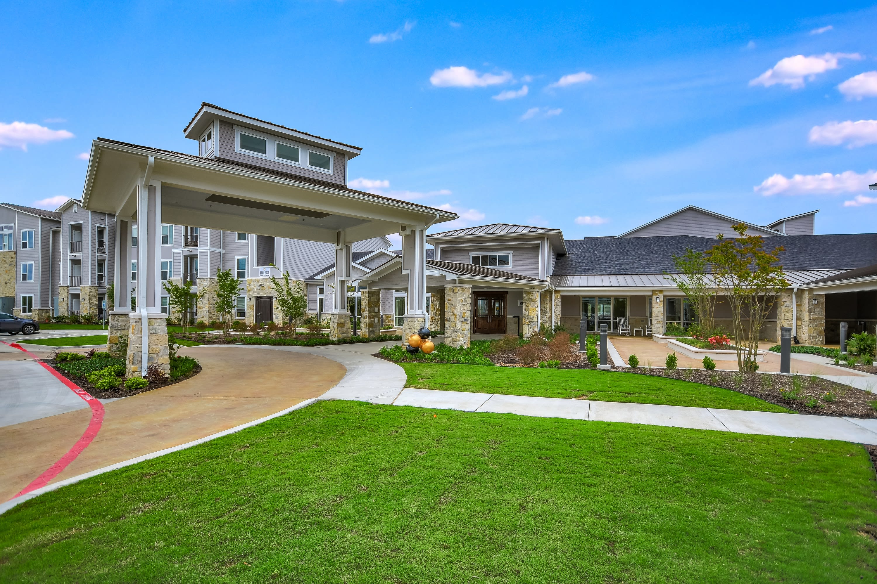 Legacy Oaks of Azle Senior Living community exterior