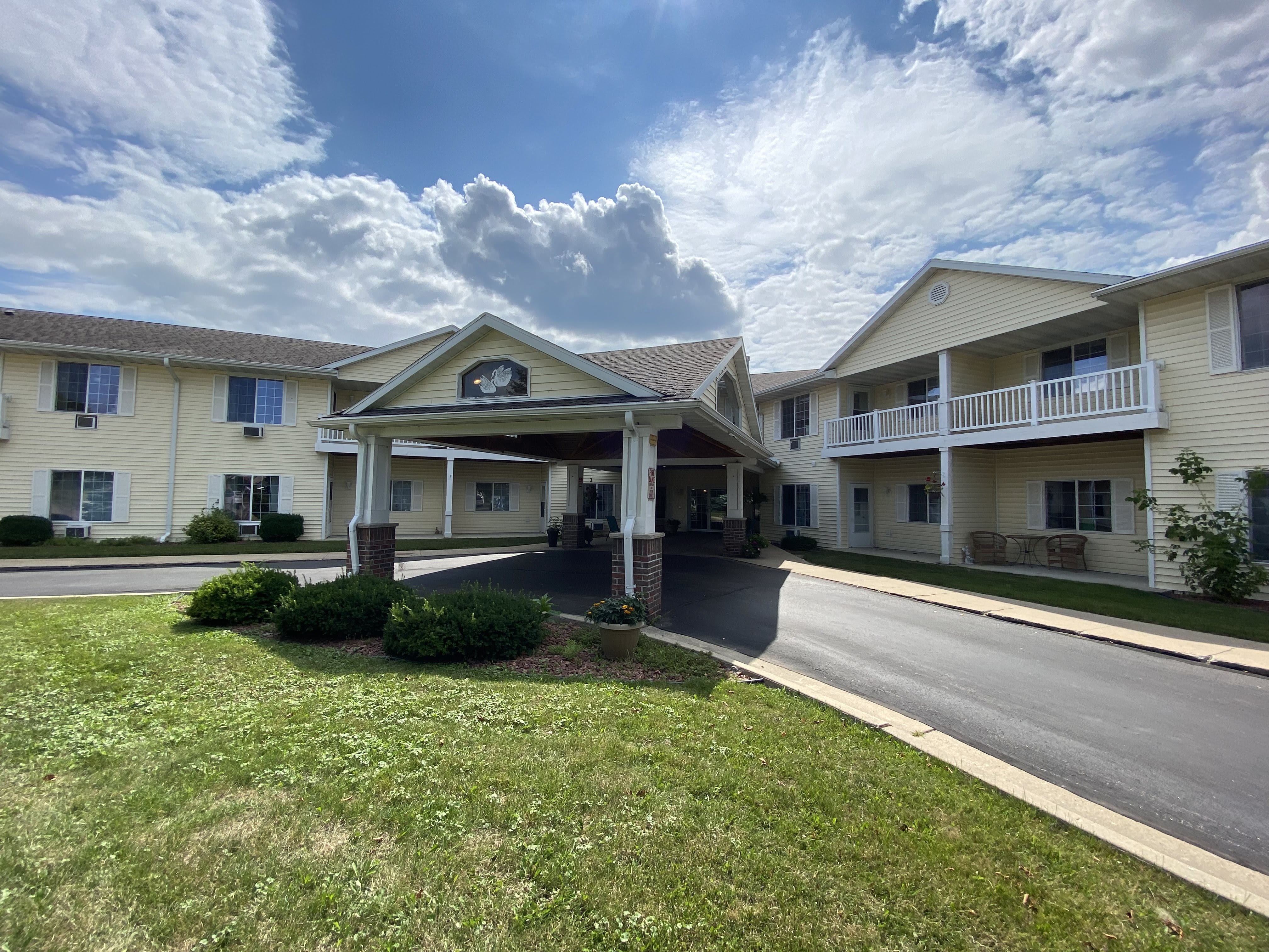 Charleston House Assisted Living community exterior