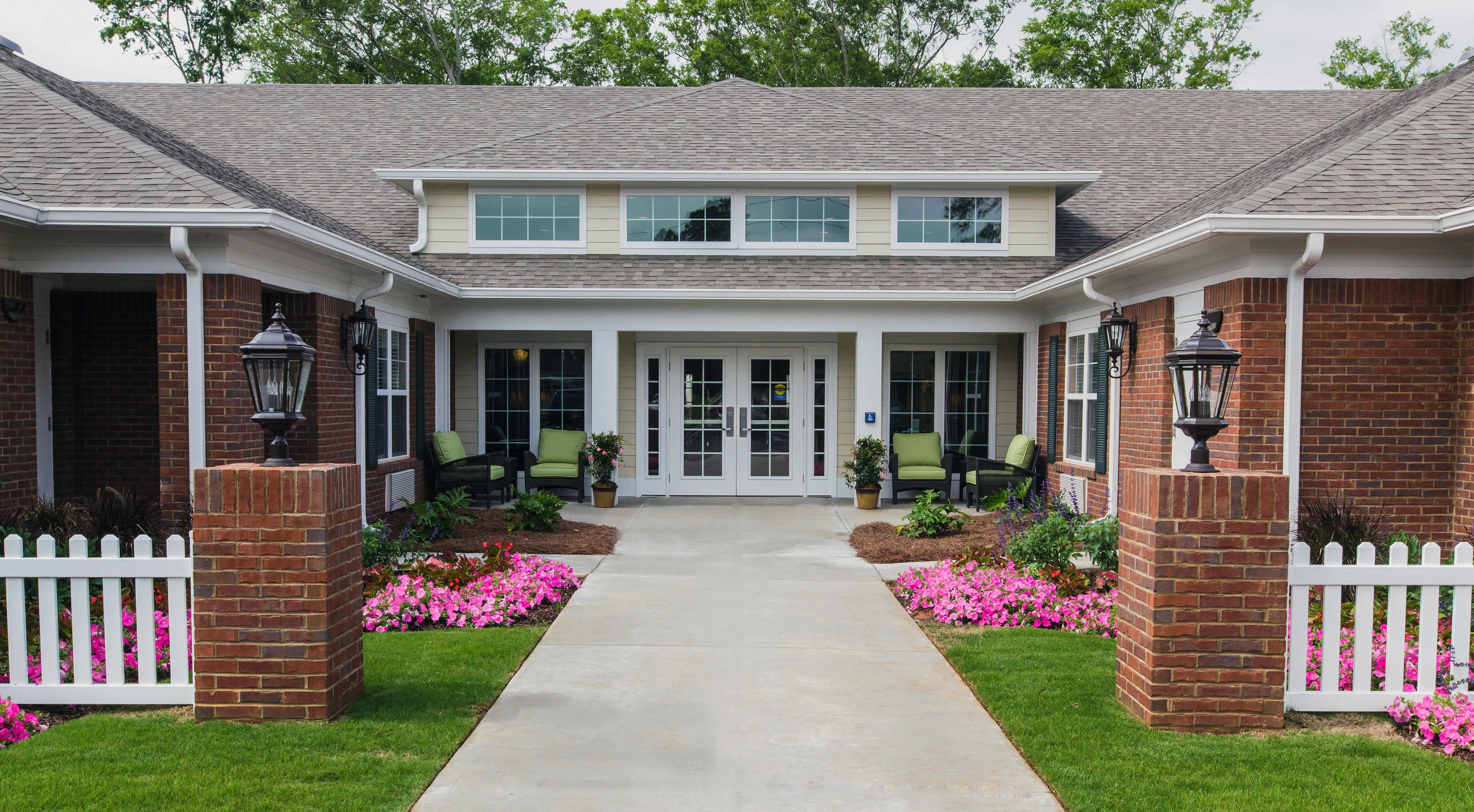 Country Place Senior Living and Memory Care of Livingston community exterior