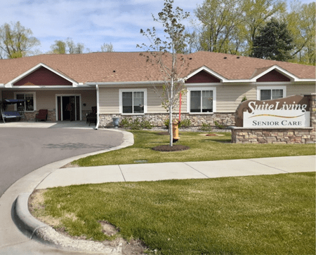 Suite Living of Roseville outdoor common area