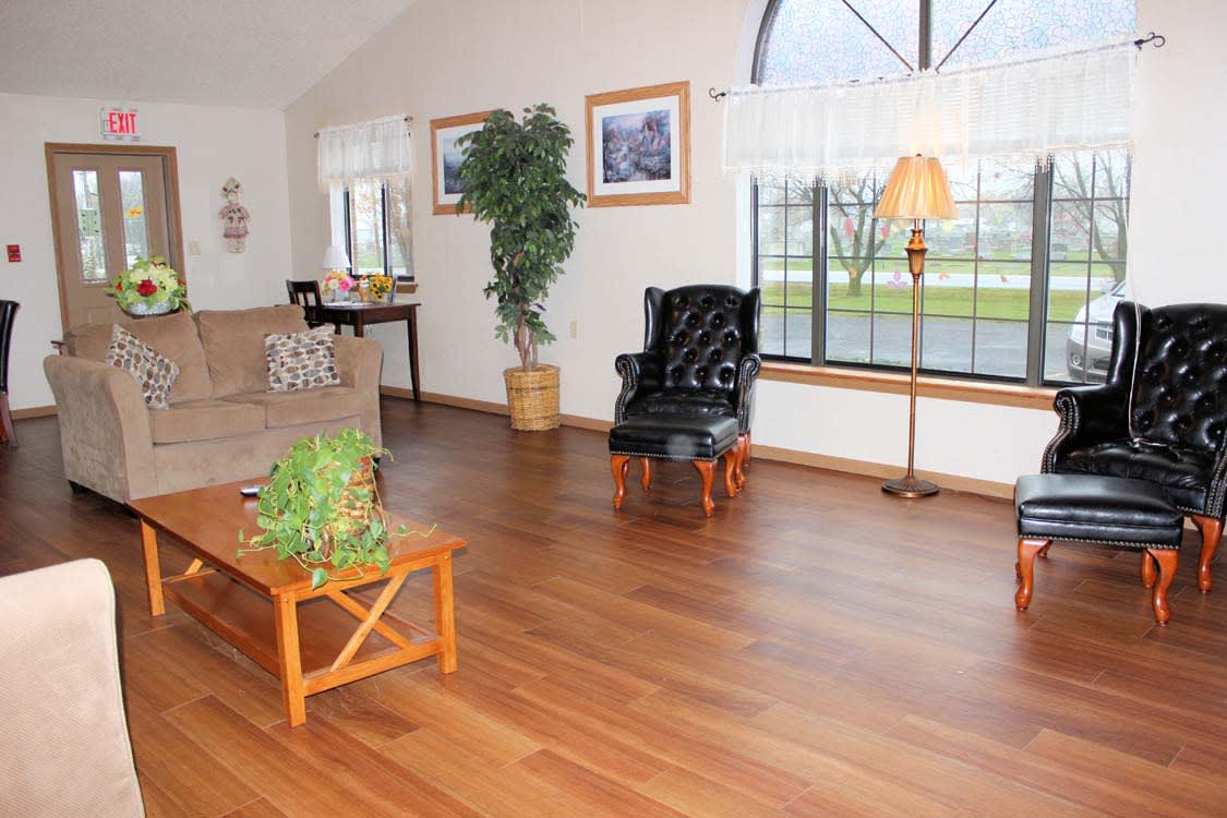 Bristol Manor of Macon hallway seating area