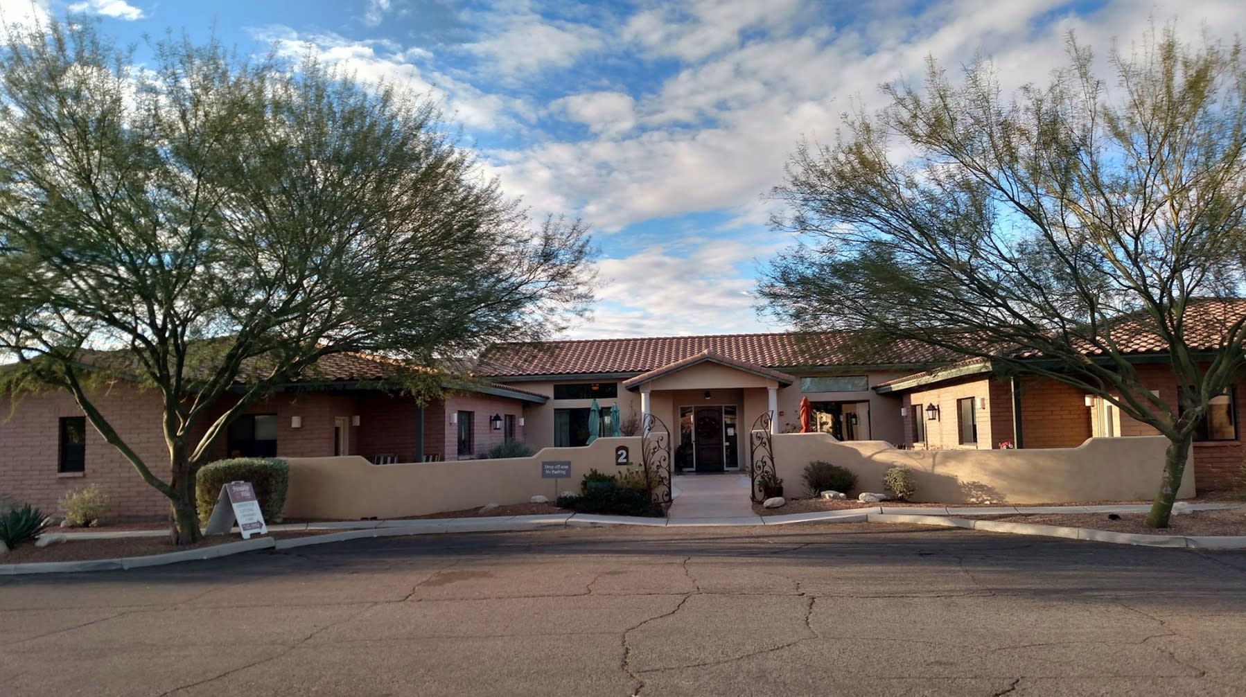 Bridgewater Assisted Living outdoor common area