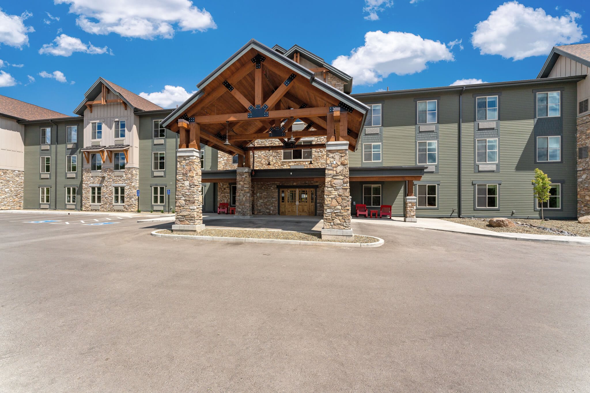 The Bluffs of Flagstaff Senior Living community exterior