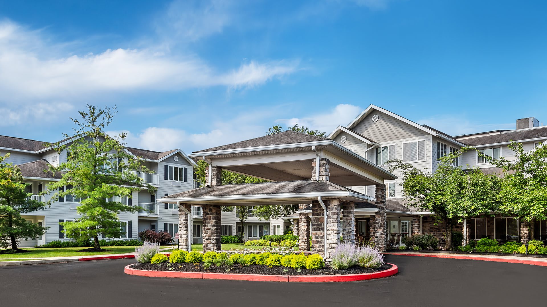 Holiday The Manor at Oakridge 