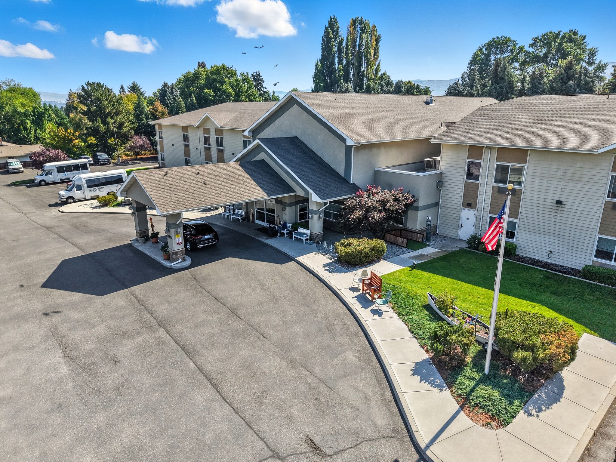 Blossom Valley by Cogir