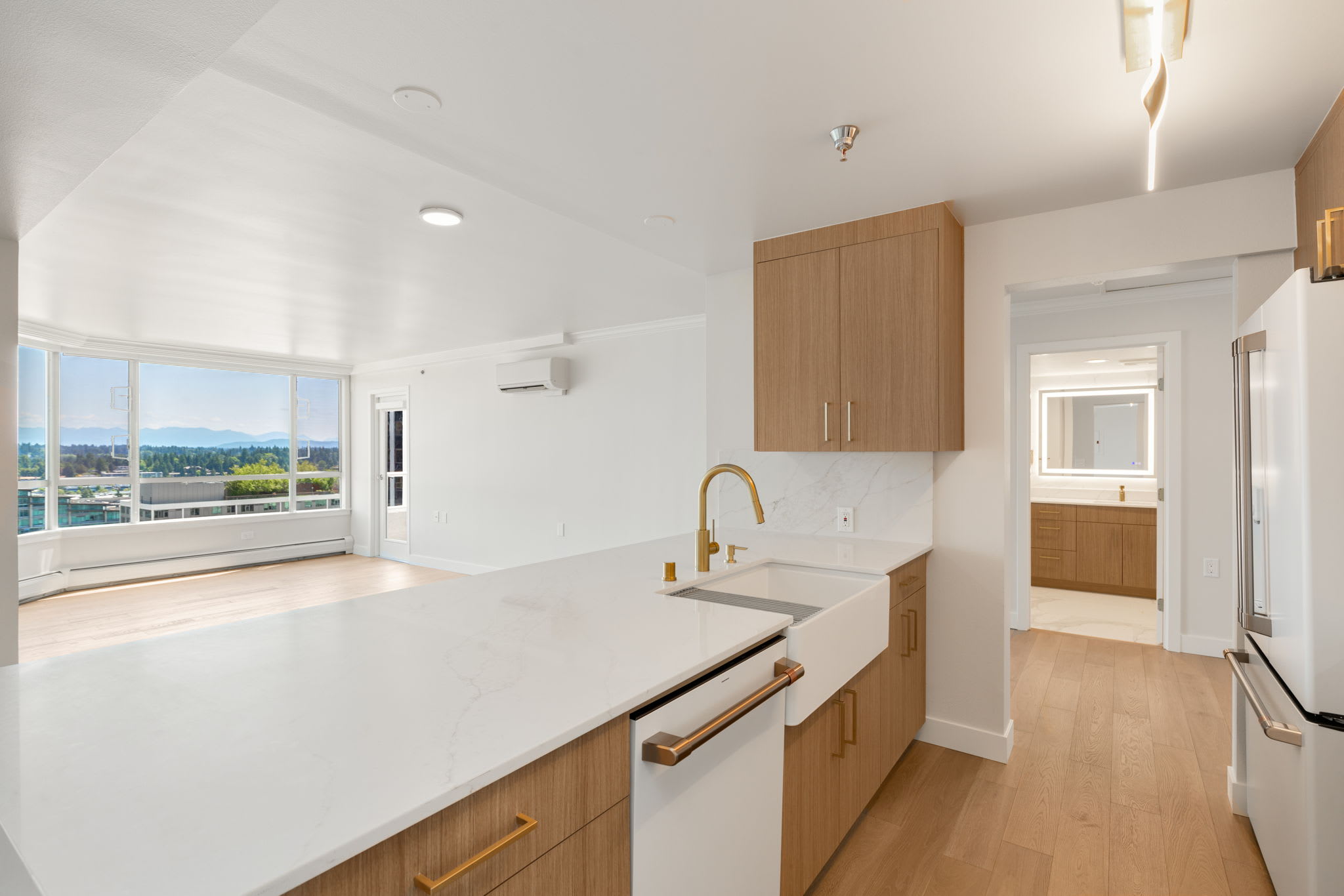 Pacific Regent Bellevue by Cogir 