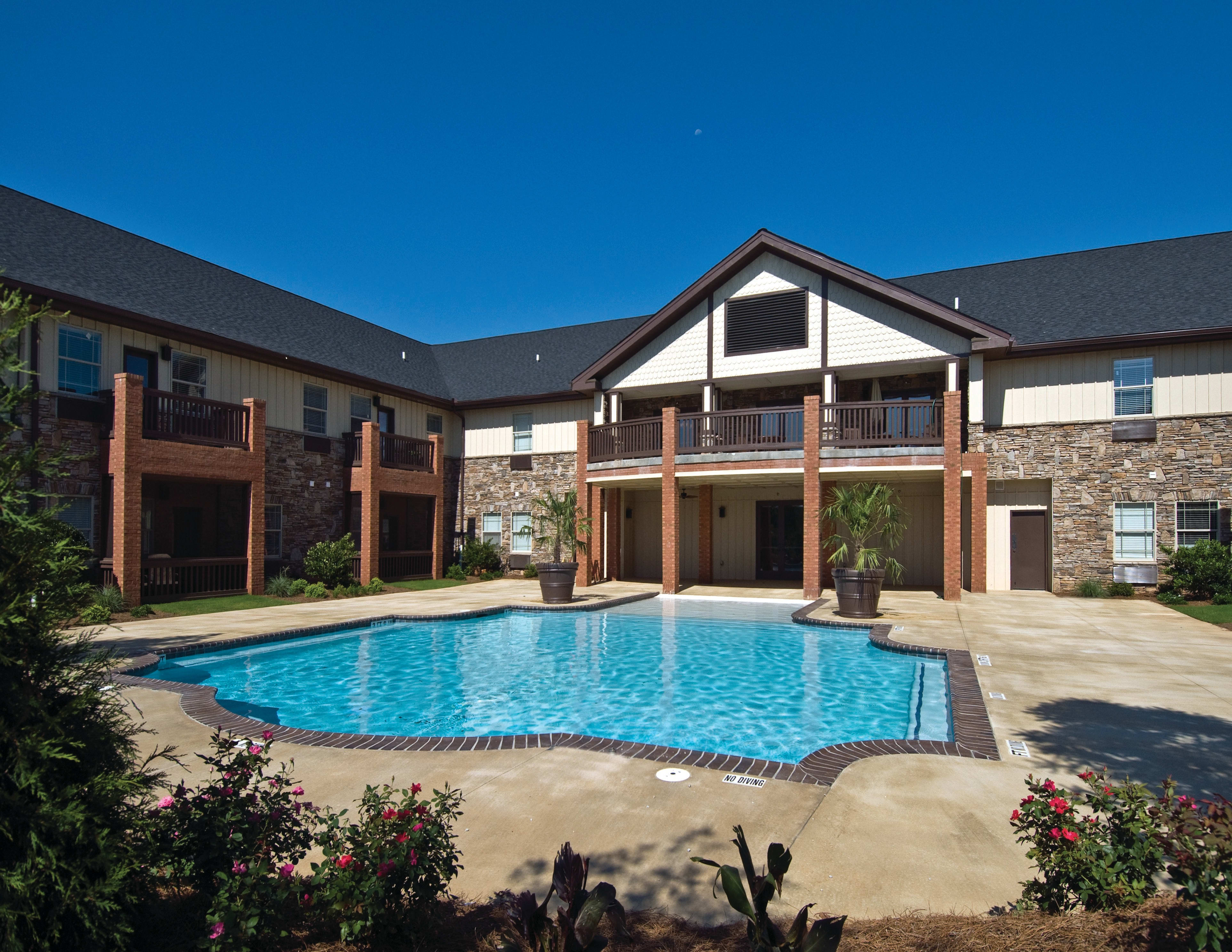 King's Reserve Suwanee swimming pool