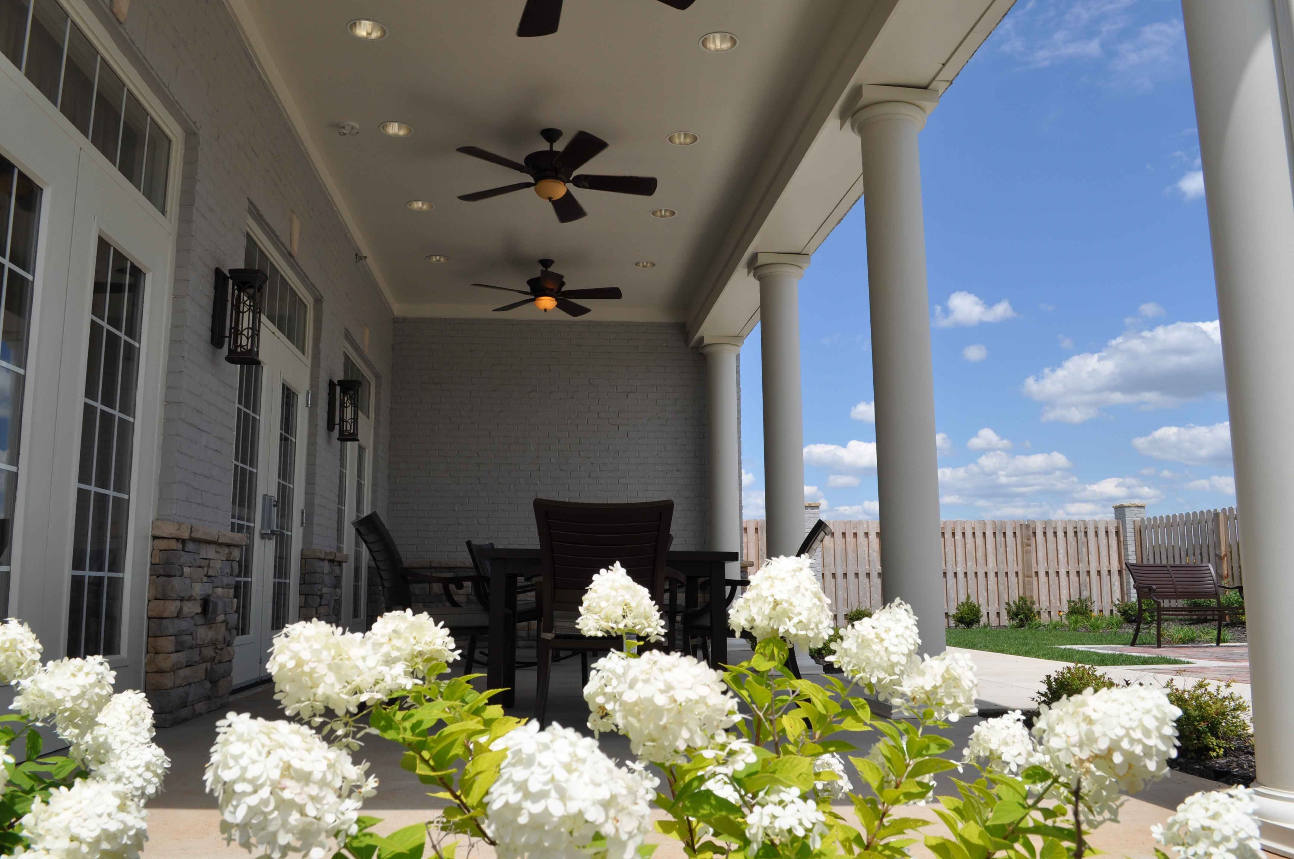 Cardinal Landing Memory Care outdoor common area