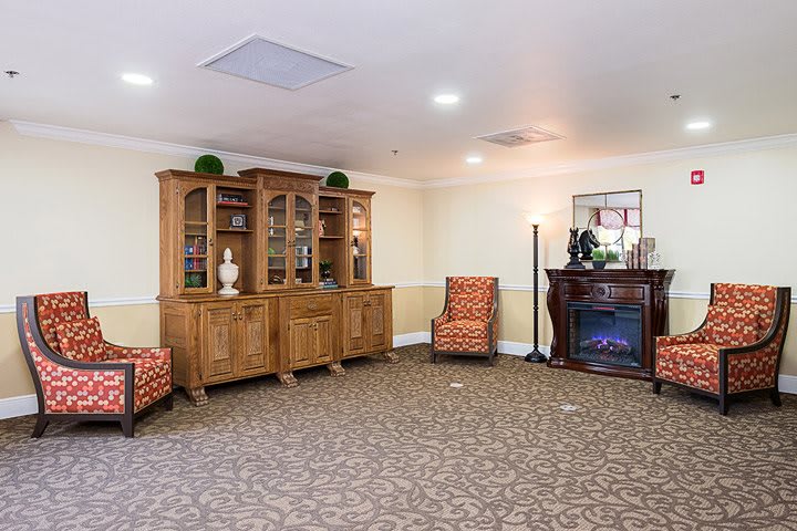 Salterra Senior Living at Dunedin indoor common area