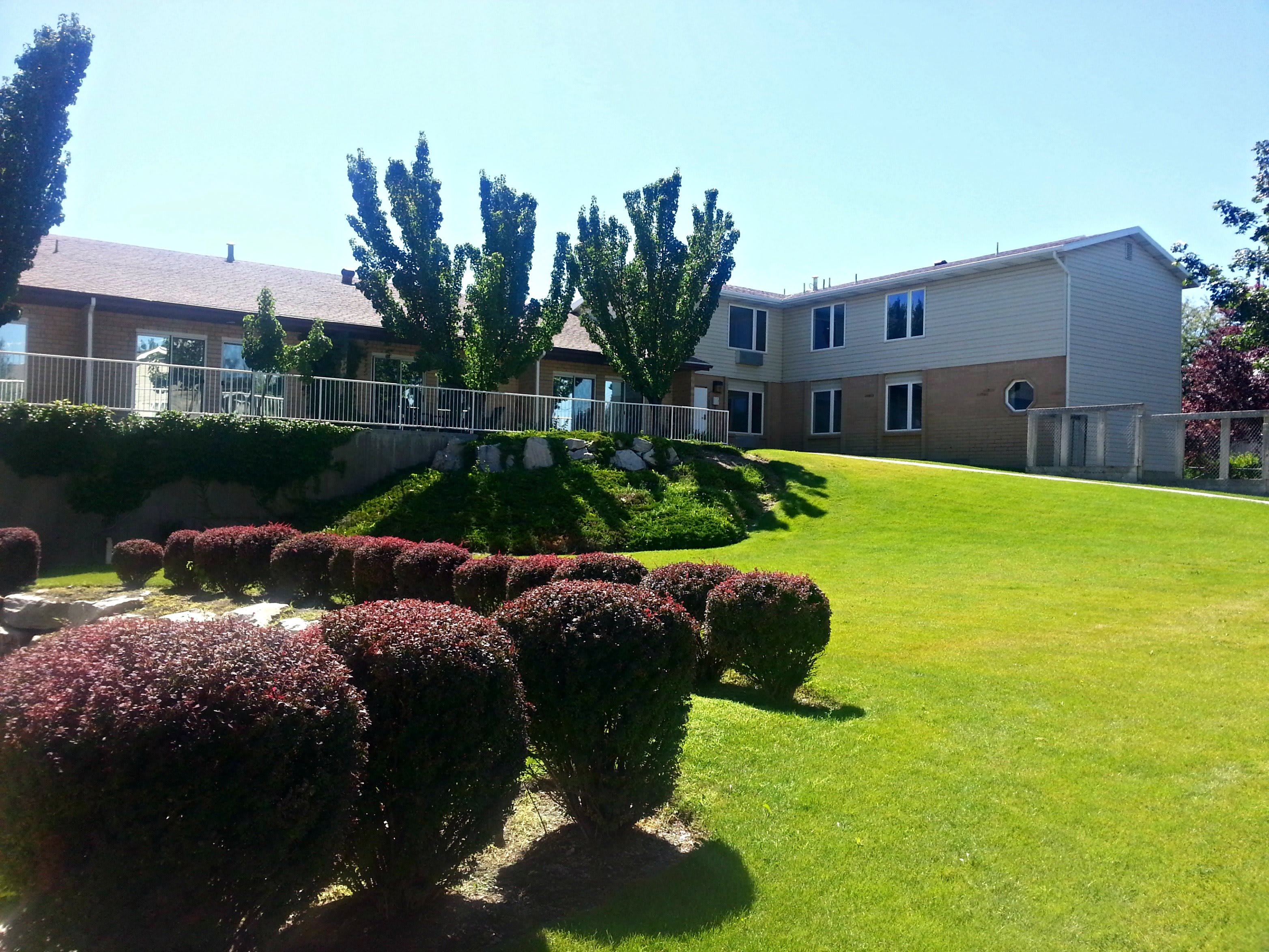 The Beaumont Assisted Living garden