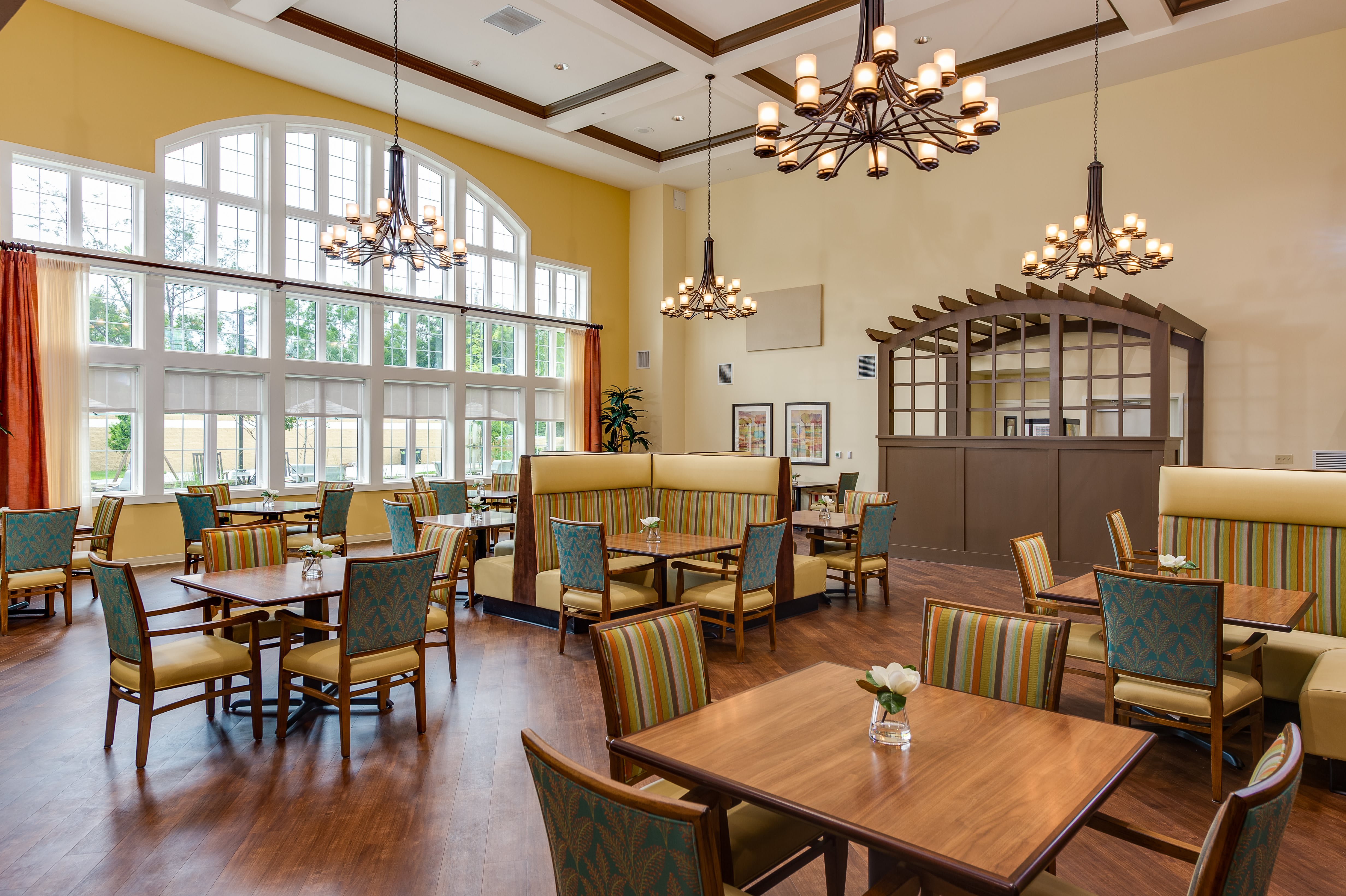 Elegance at Lake Worth dining room