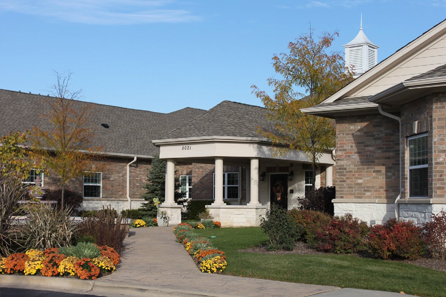 Charter Senior Living of Orland Park community exterior