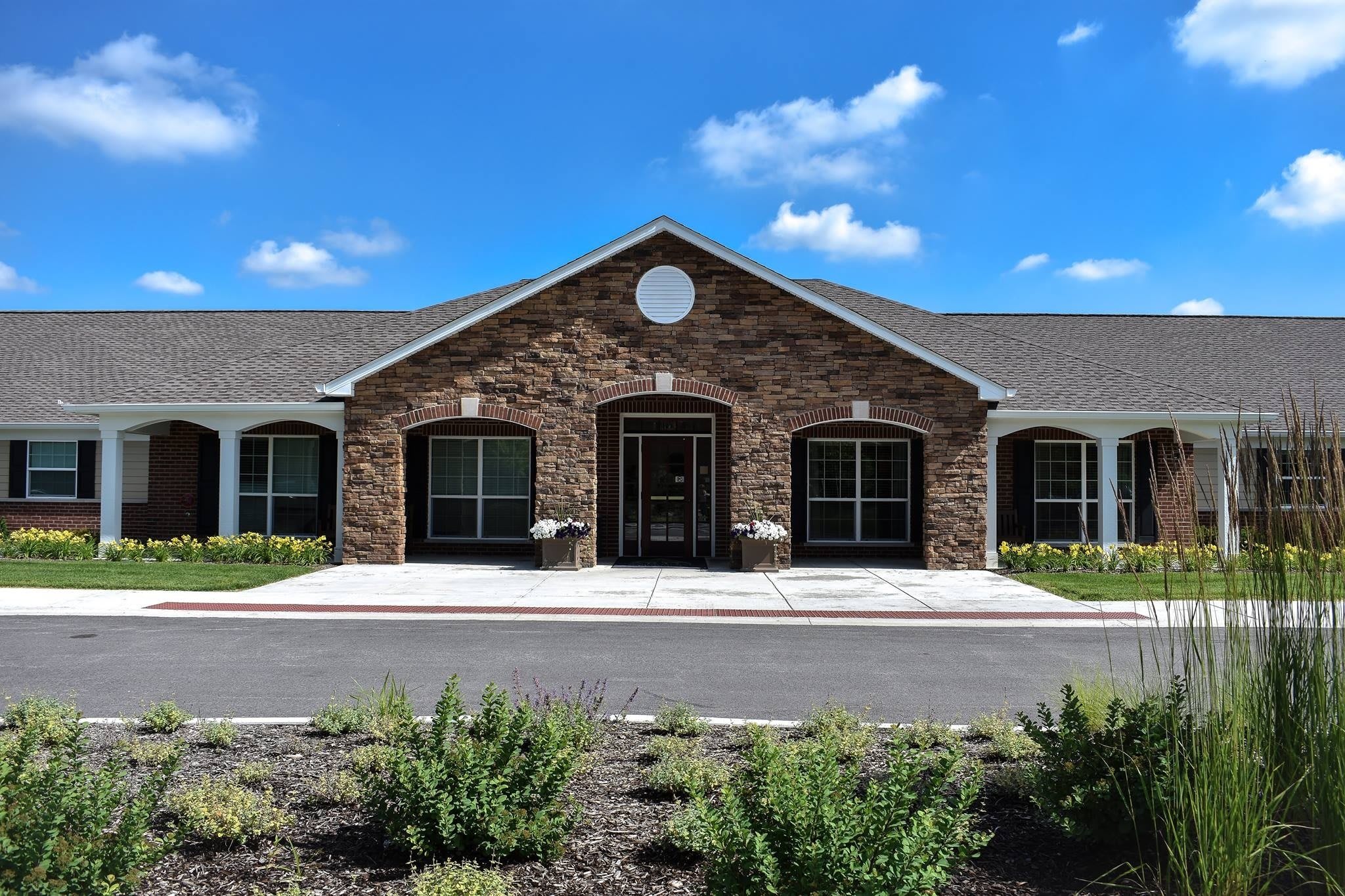 Chapters Living of Elmhurst Community Exterior